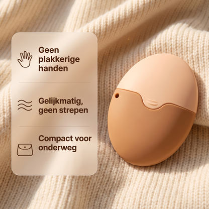 SunVelour Zonnecrème Applicator op een zachte deken met drie kenmerken: geen plakkerige handen, gelijkmatig zonder strepen, compact voor onderweg